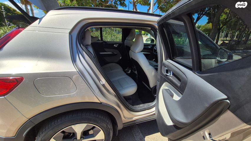 וולוו XC40