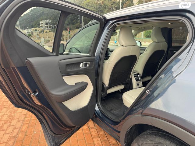 וולוו XC40