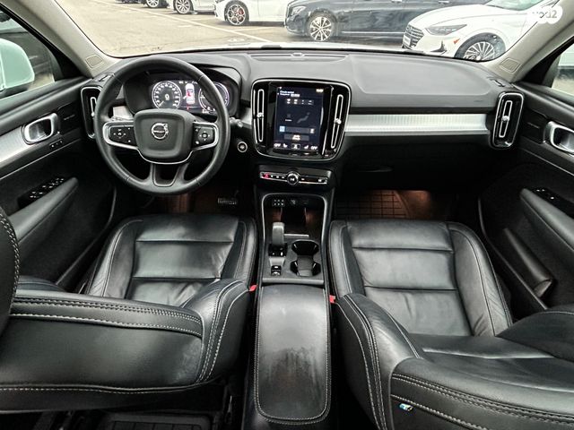 וולוו XC40