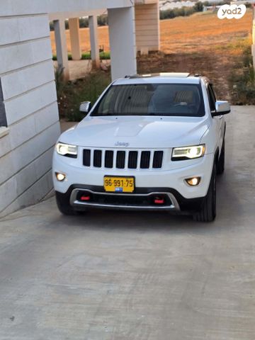 מודעת רכב ג'יפ גרנד צ'ירוקי