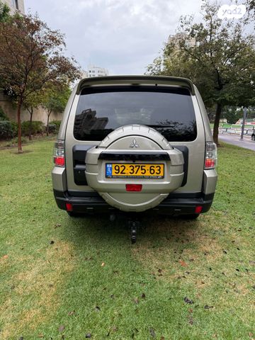 מיצובישי פג'רו