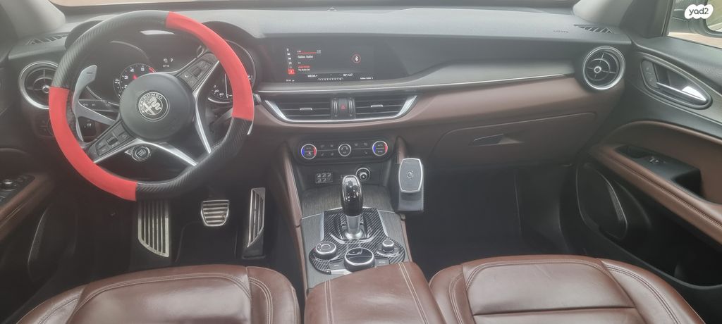 אלפא רומיאו סטלביו