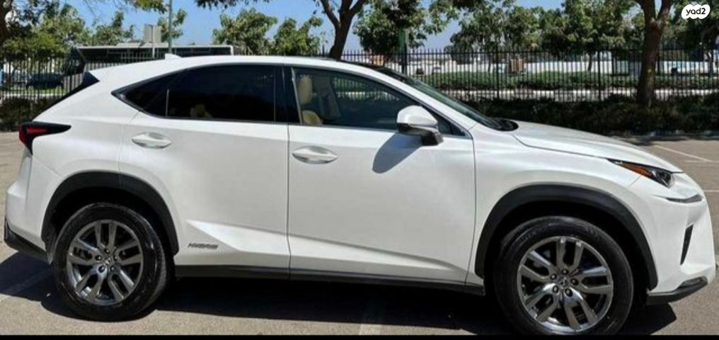 מודעת רכב לקסוס NX