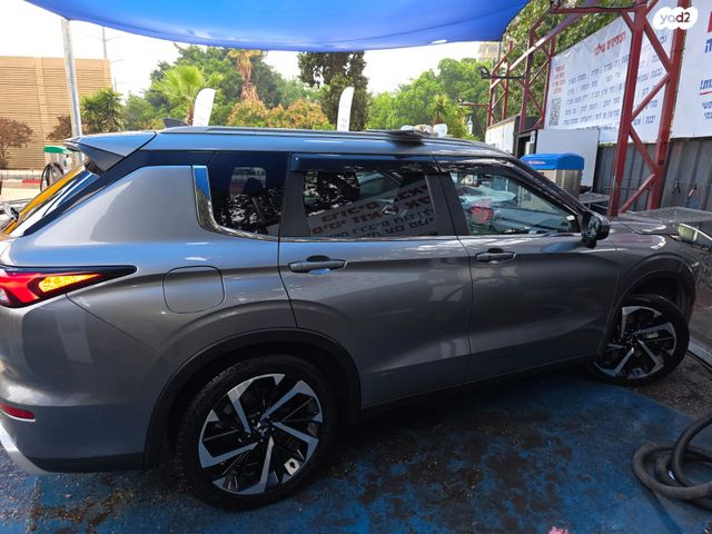 מיצובישי אאוטלנדר