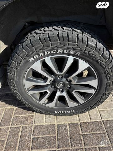 טויוטה לנד קרוזר