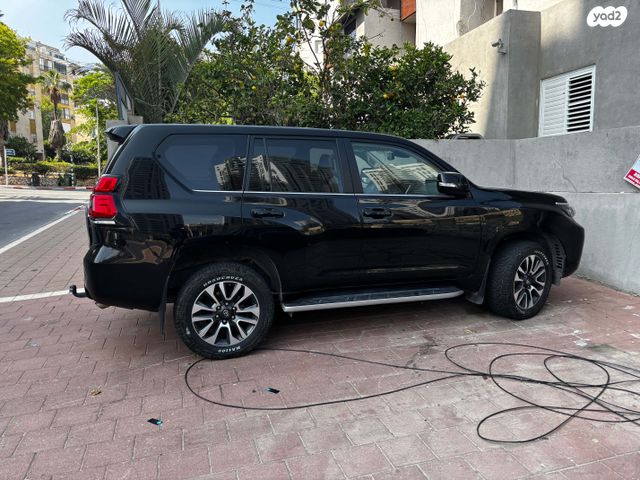 טויוטה לנד קרוזר