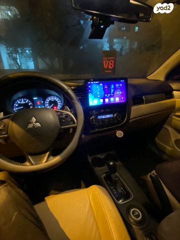 מיצובישי אאוטלנדר