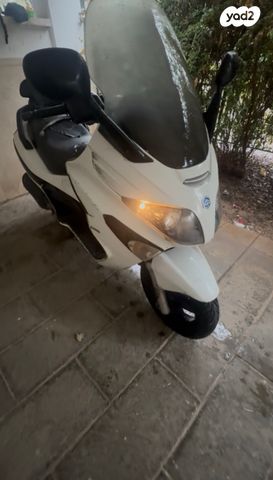 מודעת רכב פיאג'ו X-Evo 250