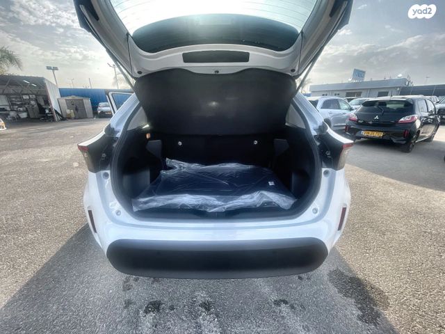 טויוטה יאריס קרוס