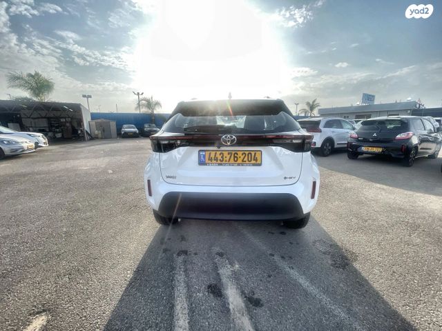 טויוטה יאריס קרוס