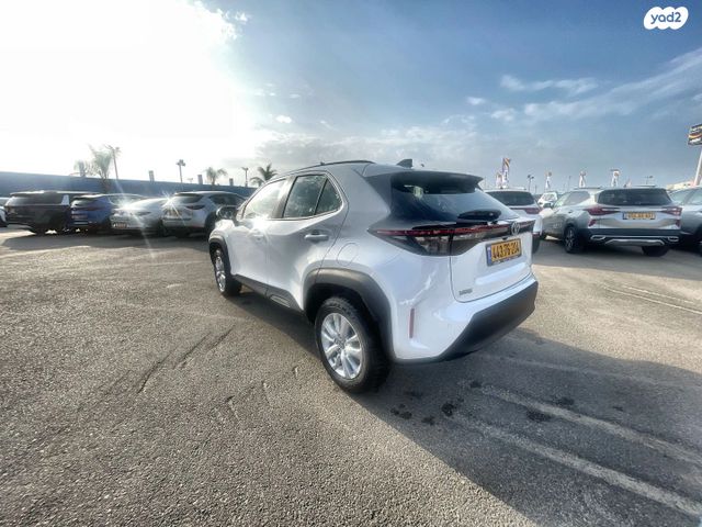 טויוטה יאריס קרוס