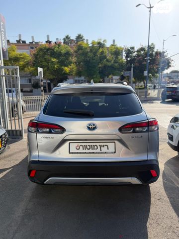 טויוטה קורולה קרוס