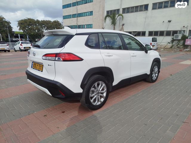 טויוטה קורולה קרוס