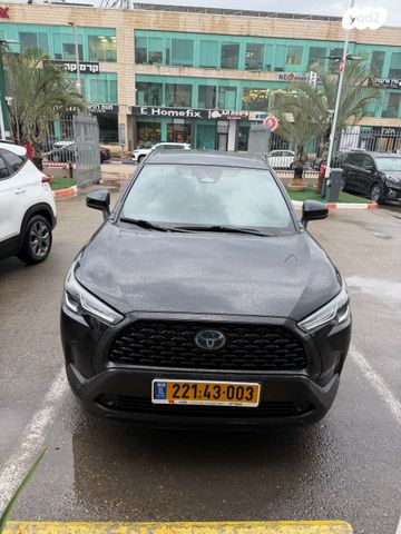 מודעת רכב טויוטה קורולה קרוס