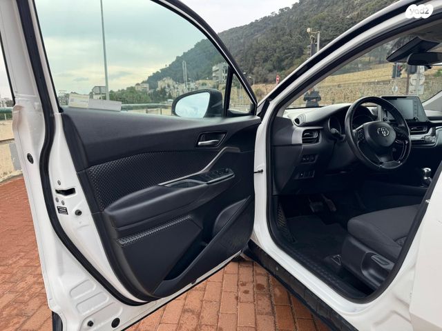 טויוטה C-HR