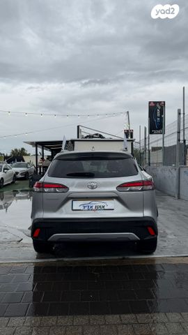 טויוטה קורולה קרוס