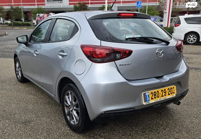 מודעת רכב מאזדה 2