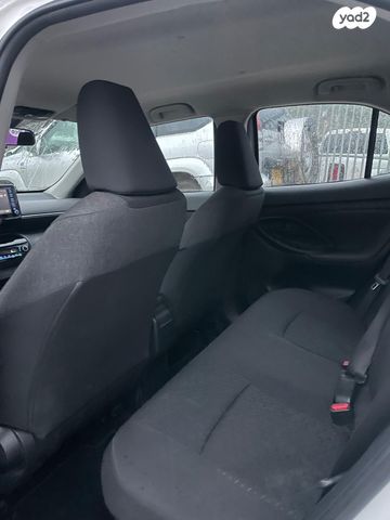 טויוטה יאריס קרוס