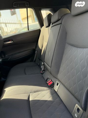 טויוטה קורולה קרוס