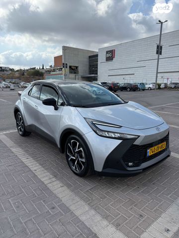 מודעת רכב טויוטה C-HR