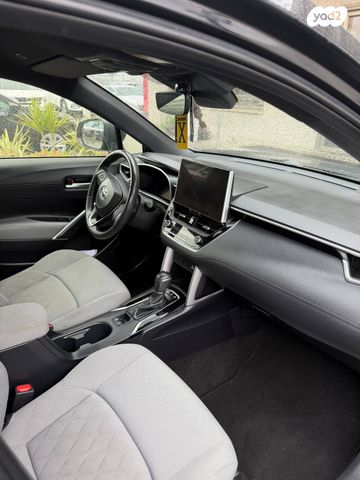 טויוטה קורולה קרוס