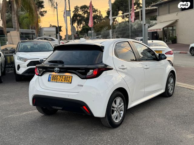 טויוטה יאריס