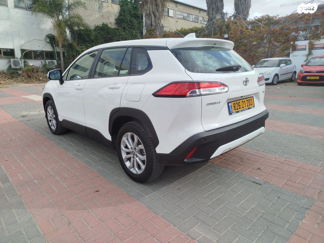 טויוטה קורולה קרוס