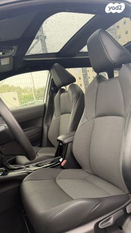 טויוטה קורולה קרוס