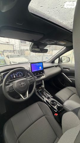 טויוטה קורולה קרוס