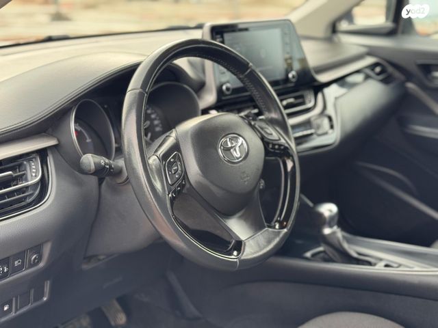 טויוטה C-HR
