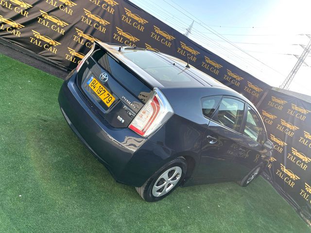 מודעת רכב טויוטה פריוס