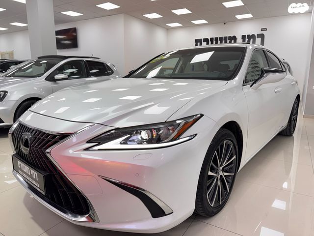 מודעת רכב לקסוס ES