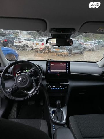 טויוטה יאריס קרוס