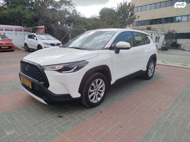 מודעת רכב טויוטה קורולה קרוס