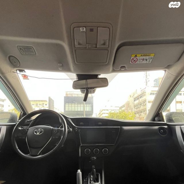 טויוטה קורולה