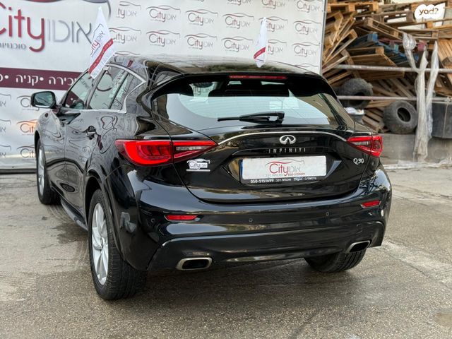 אינפיניטי Q30