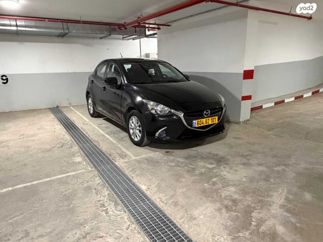 מודעת רכב מאזדה 2
