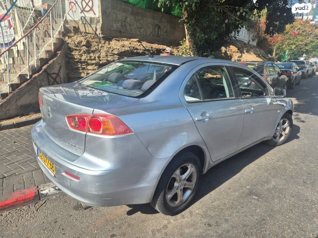 מיצובישי לנסר