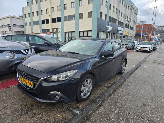 מודעת רכב מאזדה 3