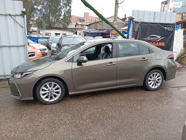 טויוטה קורולה