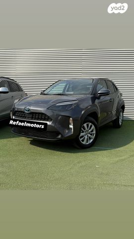 טויוטה יאריס קרוס