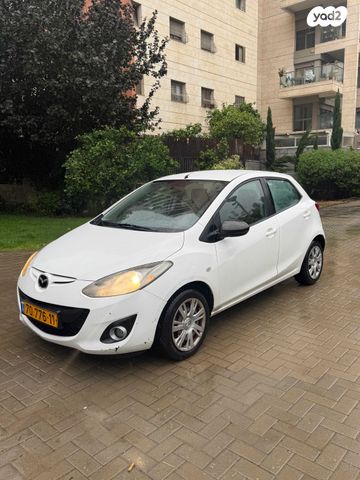 מודעת רכב מאזדה 2