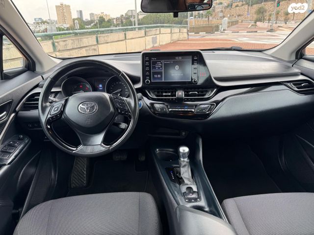טויוטה C-HR