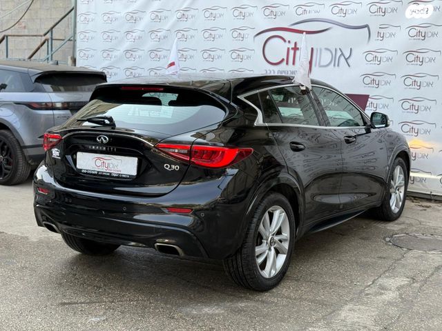 אינפיניטי Q30