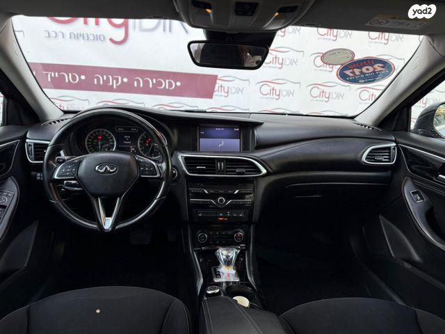 אינפיניטי Q30