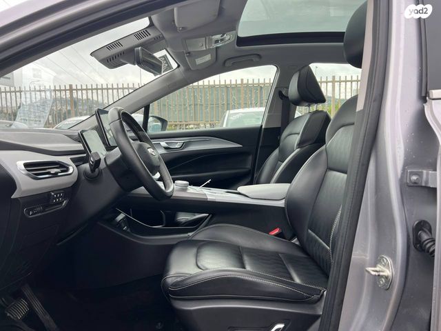 ג׳ילי Geometry C