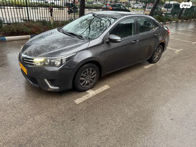 טויוטה קורולה