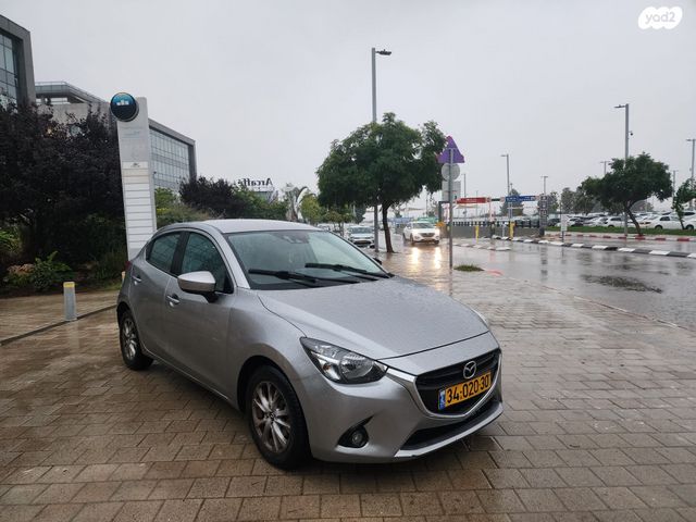 מודעת רכב מאזדה 2