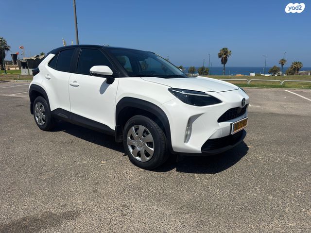 טויוטה יאריס קרוס