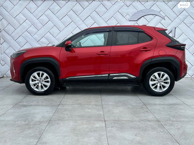 טויוטה יאריס קרוס